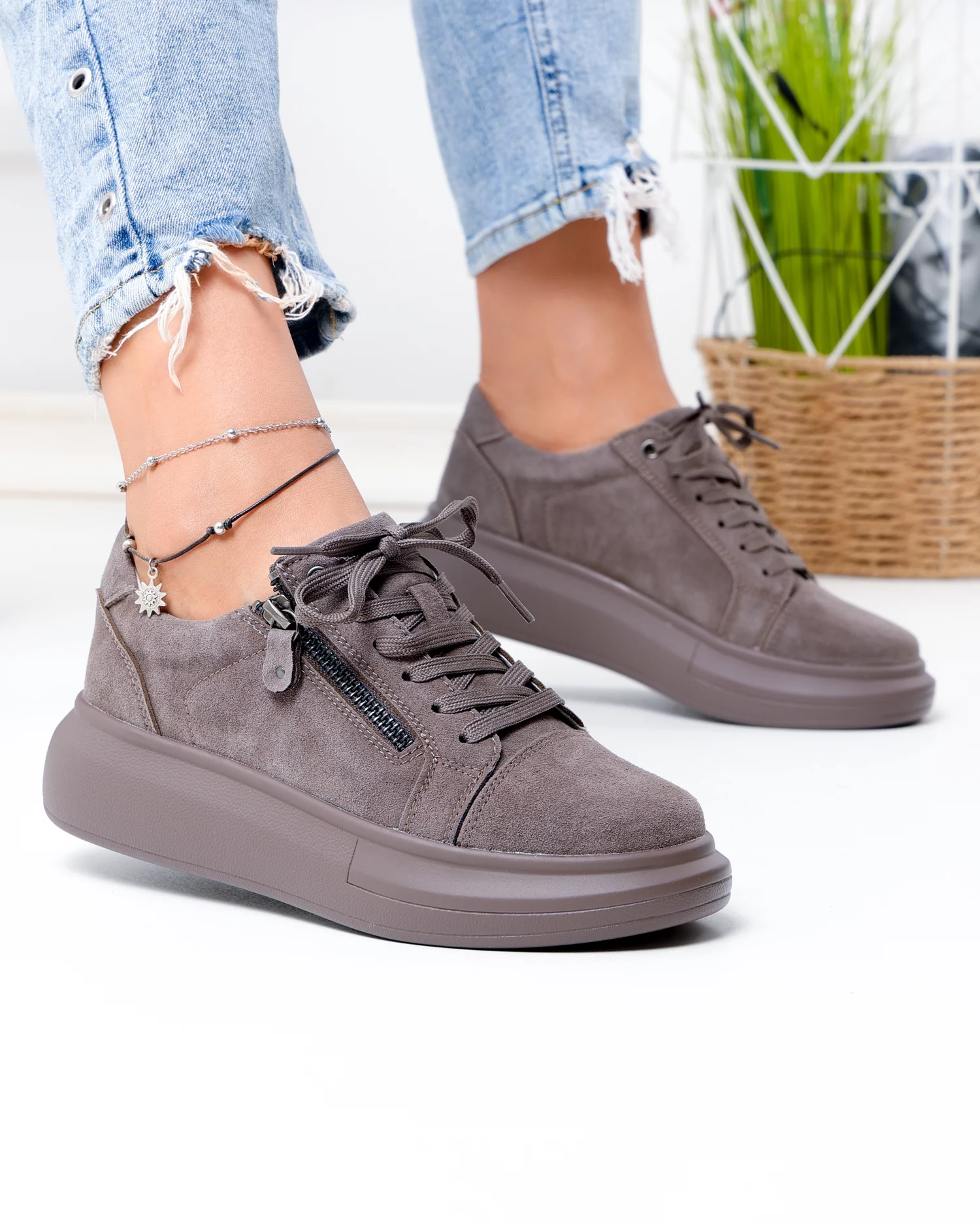 pantofi-casual-dama-piele-naturala-intoarsa-gri-inchis-cu-varf-rotund-f002-651-103489-2.webp
