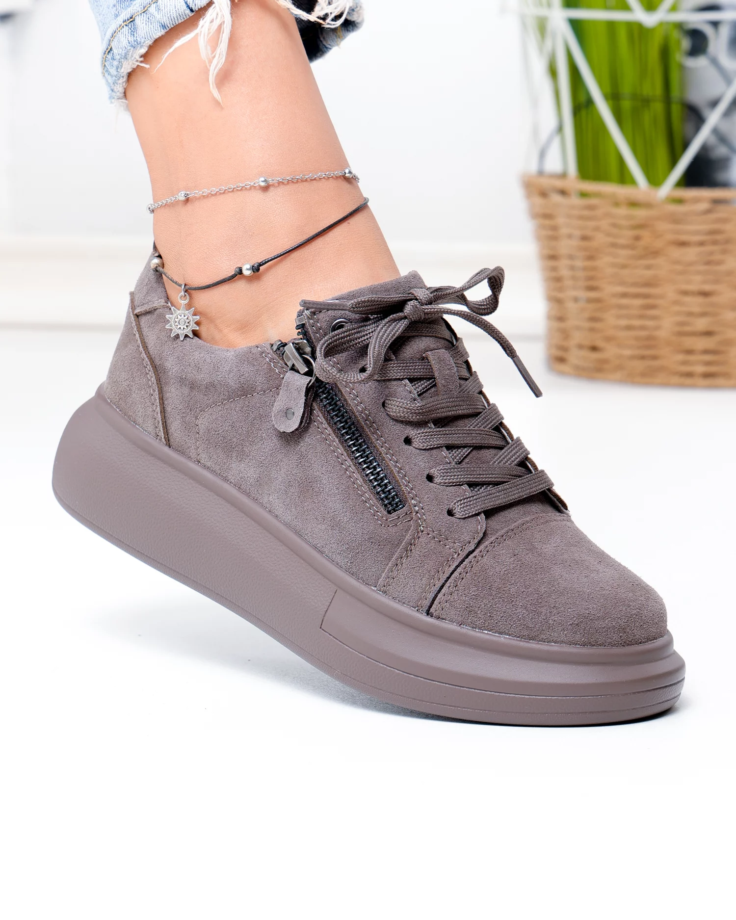 pantofi-casual-dama-piele-naturala-intoarsa-gri-inchis-cu-varf-rotund-f002-651-103492-2.webp