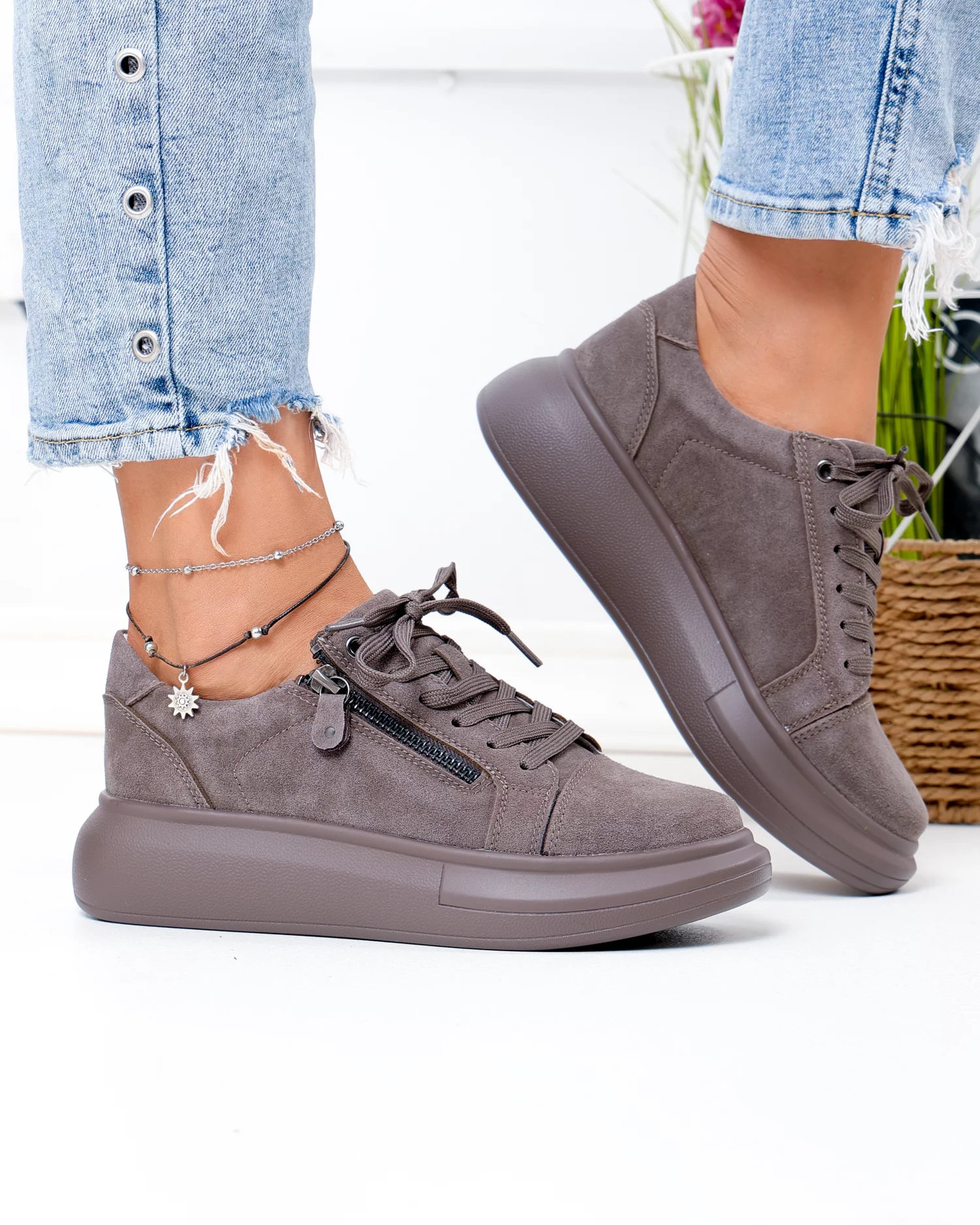 pantofi-casual-dama-piele-naturala-intoarsa-gri-inchis-cu-varf-rotund-f002-651-103498-2.webp