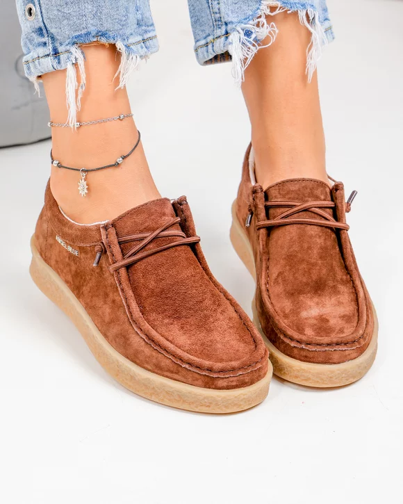 Pantofi casual dama piele naturala intoarsa maro cu inchidere siret elastic F002-516