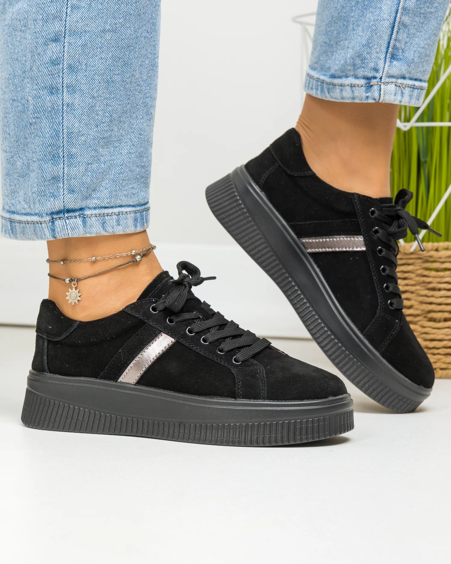 pantofi-casual-dama-piele-naturala-intoarsa-negri-captusiti-cu-insertie-argintie-f001-729-83767-2.webp