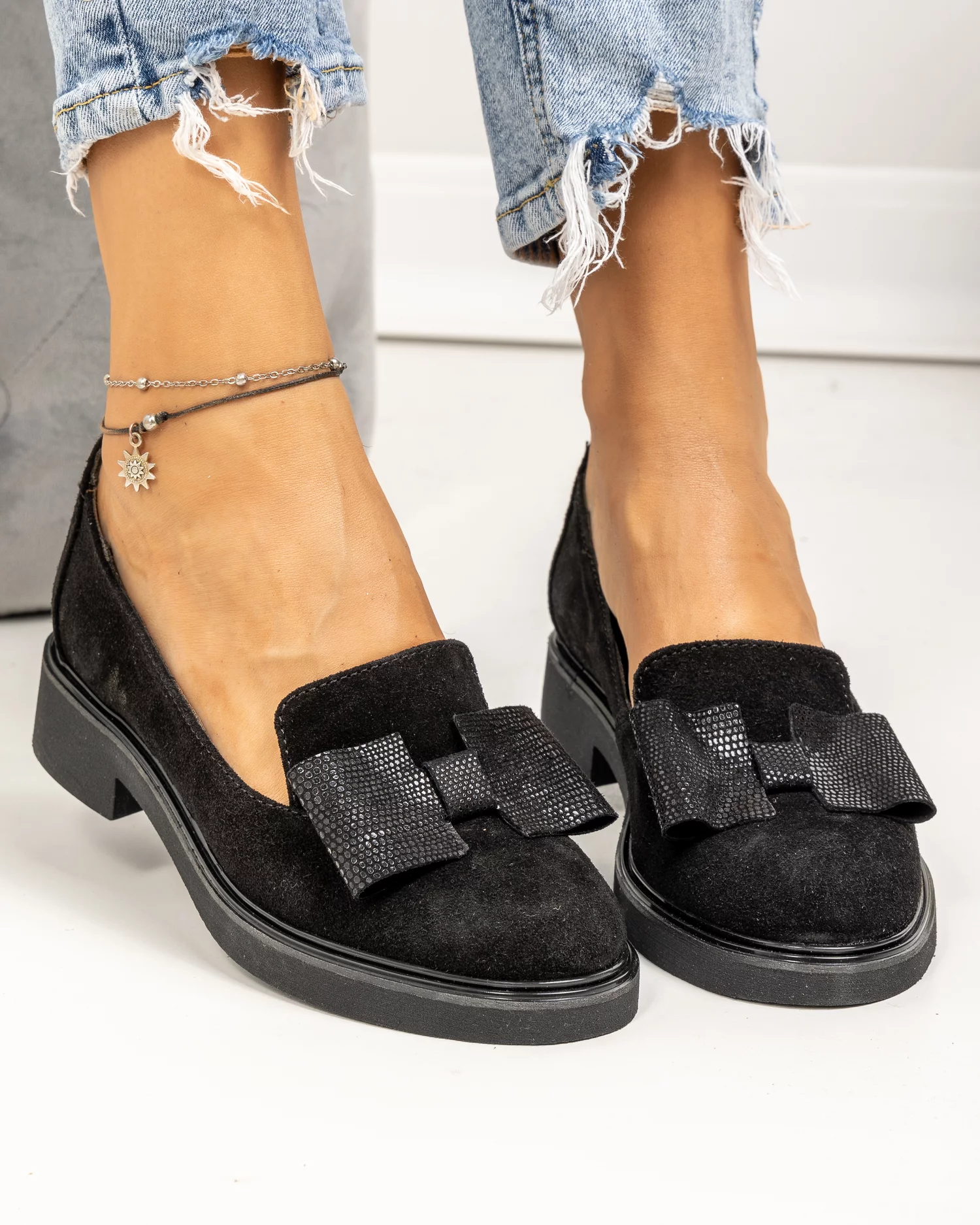 pantofi-casual-dama-piele-naturala-intoarsa-negri-cu-fundita-aplicata-pc810-81322-2.webp