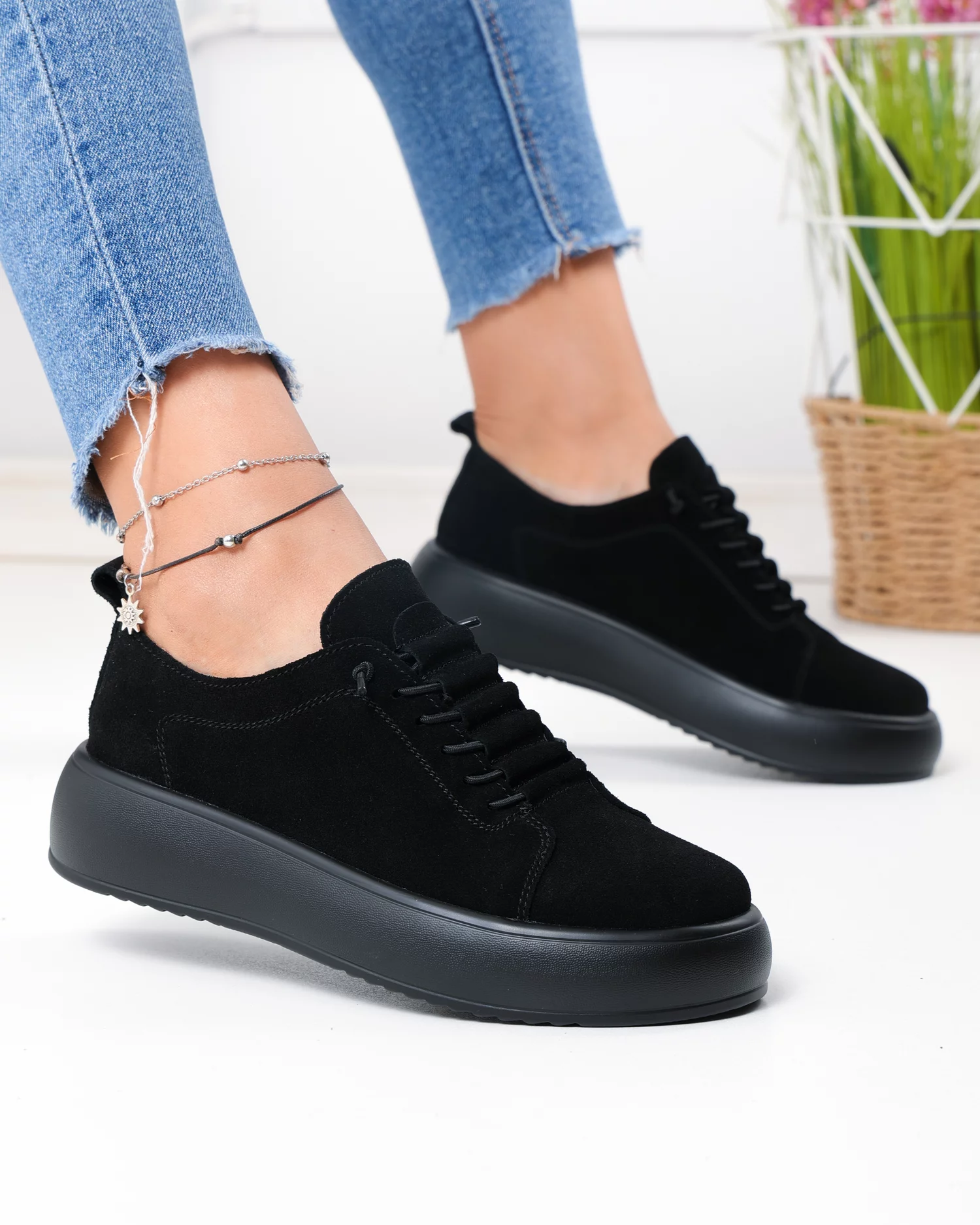 pantofi-casual-dama-piele-naturala-intoarsa-negri-cu-inchidere-sireturi-f002-530-103939-2.webp