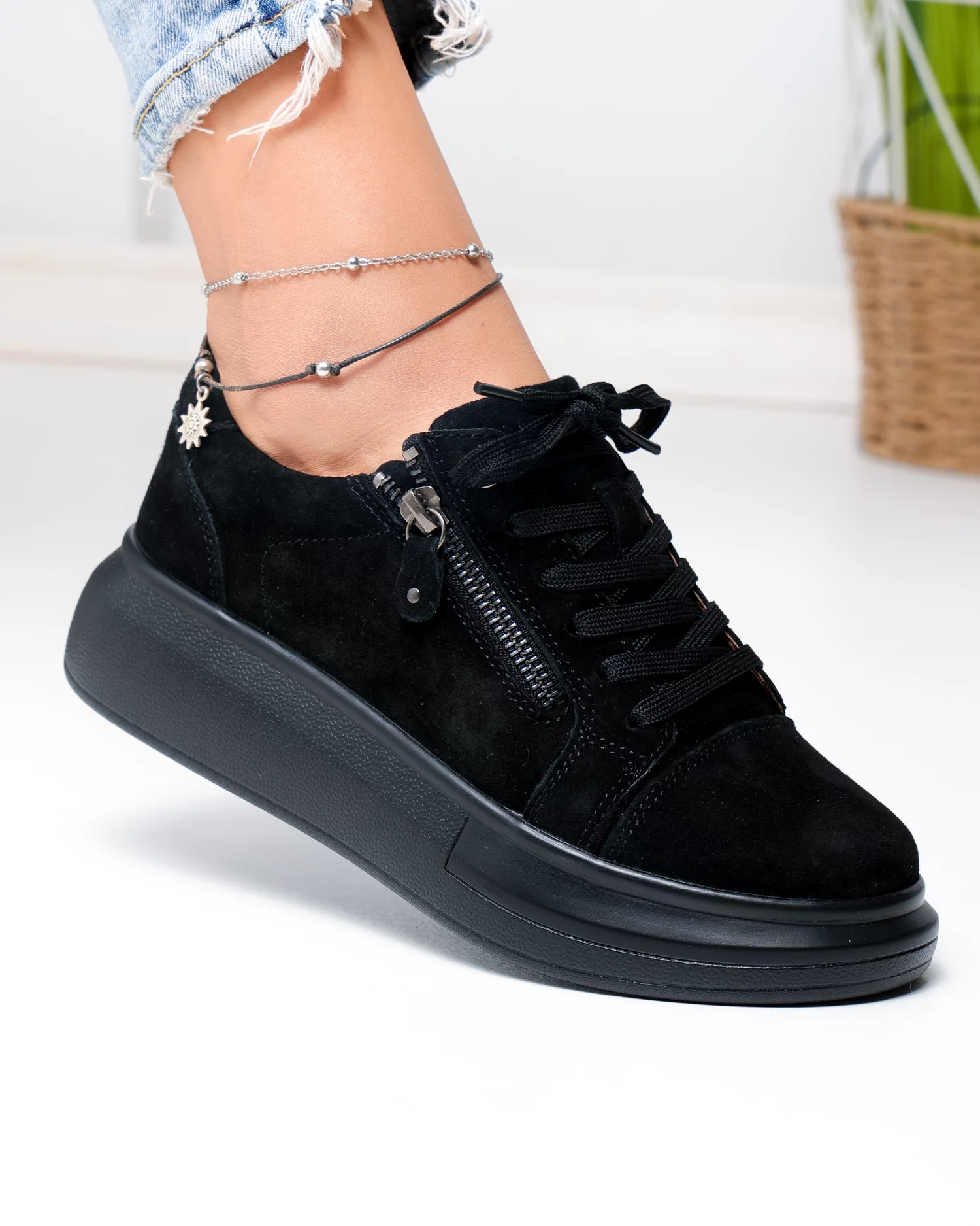 pantofi-casual-dama-piele-naturala-intoarsa-negri-cu-sireturi-si-fermoar-lateral-f002-651-103507-2.webp