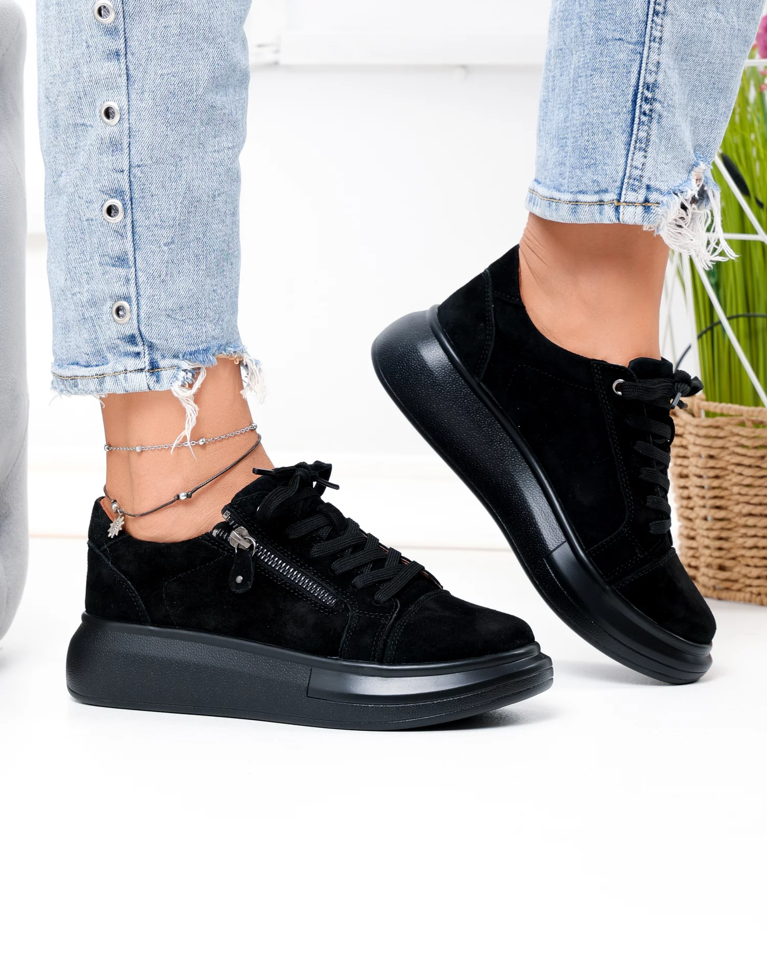 pantofi-casual-dama-piele-naturala-intoarsa-negri-cu-sireturi-si-fermoar-lateral-f002-651-103513-2.webp