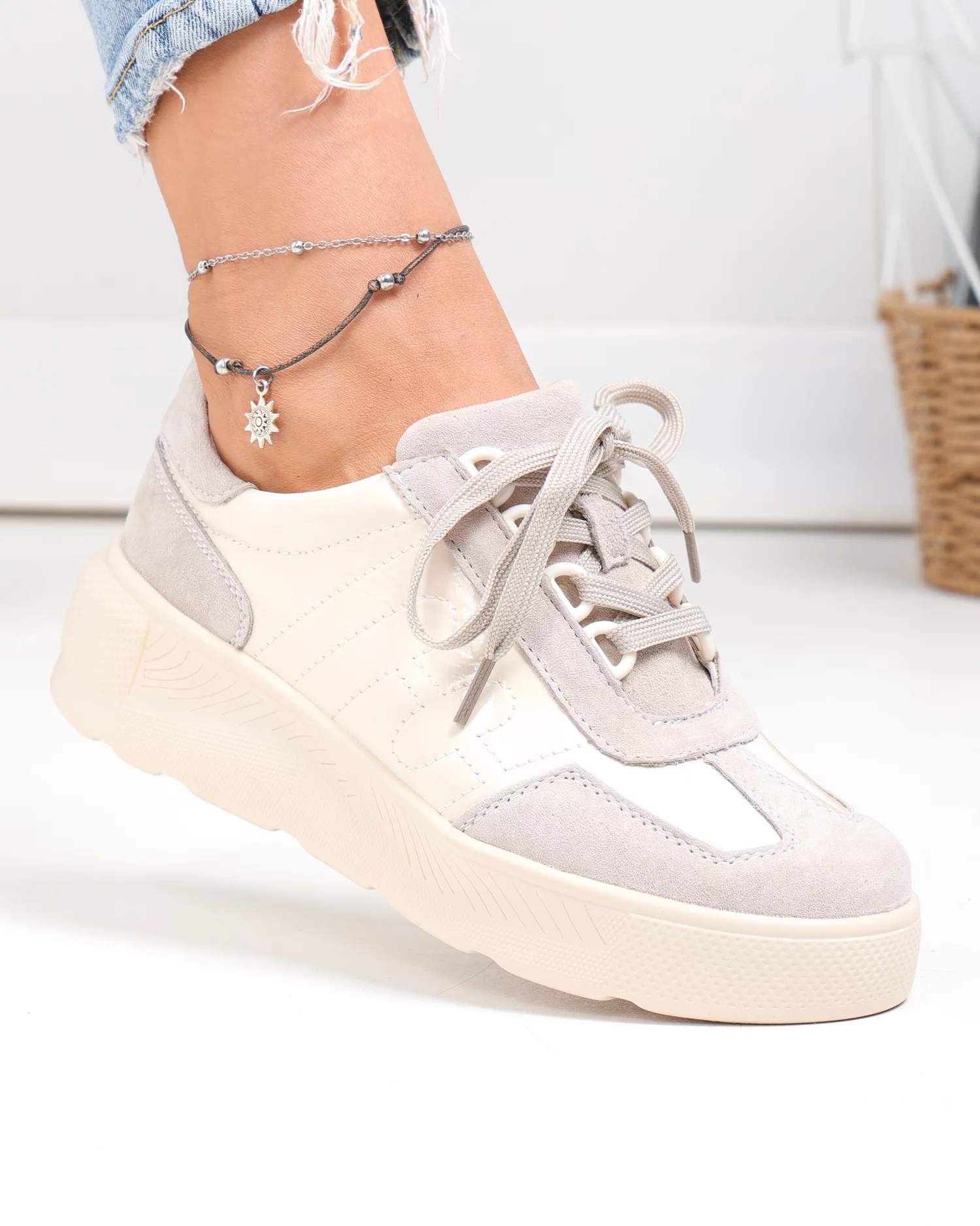 pantofi-casual-dama-piele-naturala-intoarsa-si-lacuita-bej-f002-538-100432-2.webp