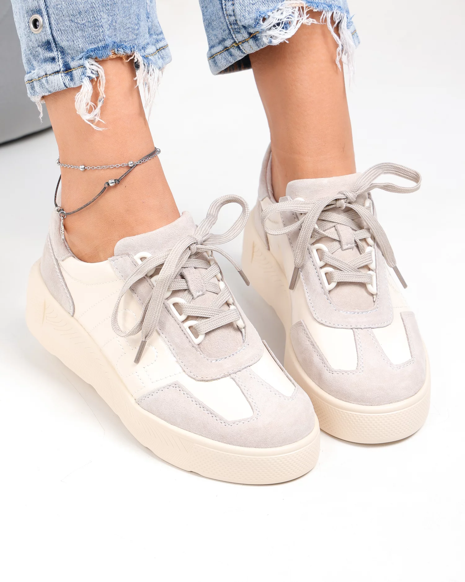 pantofi-casual-dama-piele-naturala-intoarsa-si-lacuita-bej-f002-538-100435-2.webp