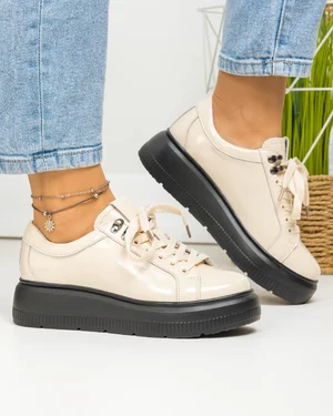 Pantofi casual dama piele naturala lacuita bej cu talpa neagra F002-294