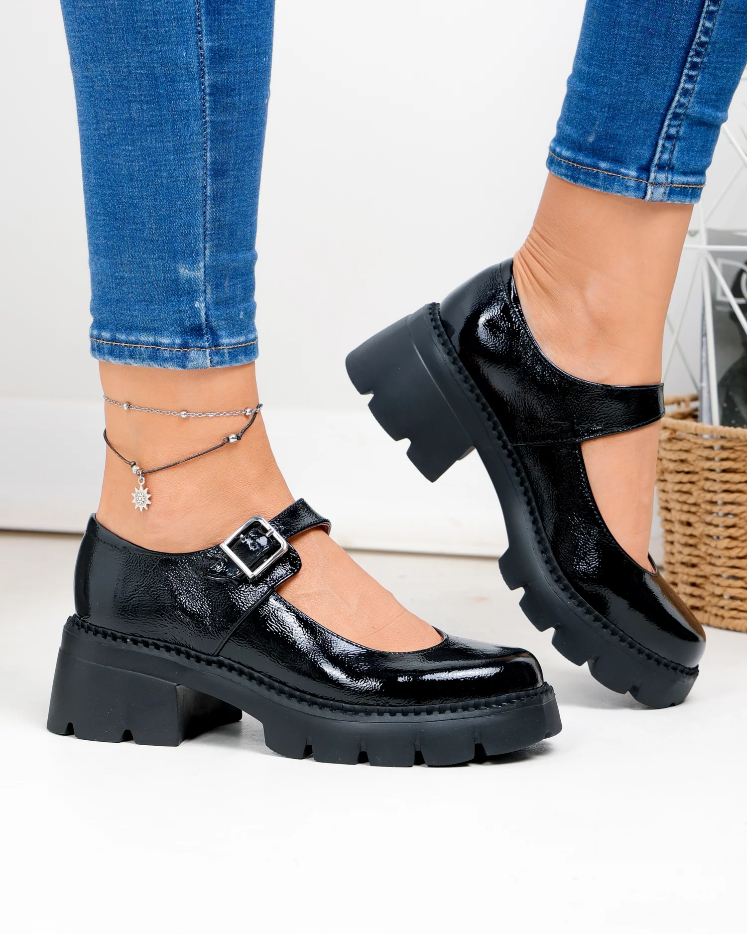 pantofi-casual-dama-piele-naturala-lacuita-captusiti-cu-inchidere-catarama-wiz0326-102250-2.webp