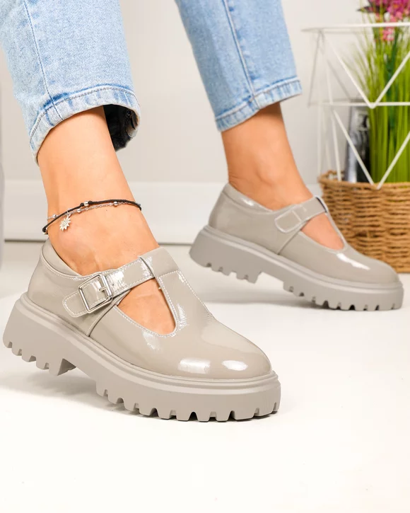 Pantofi casual dama piele naturala lacuita gri cu catarama decorativa si inchidere scai F002-297