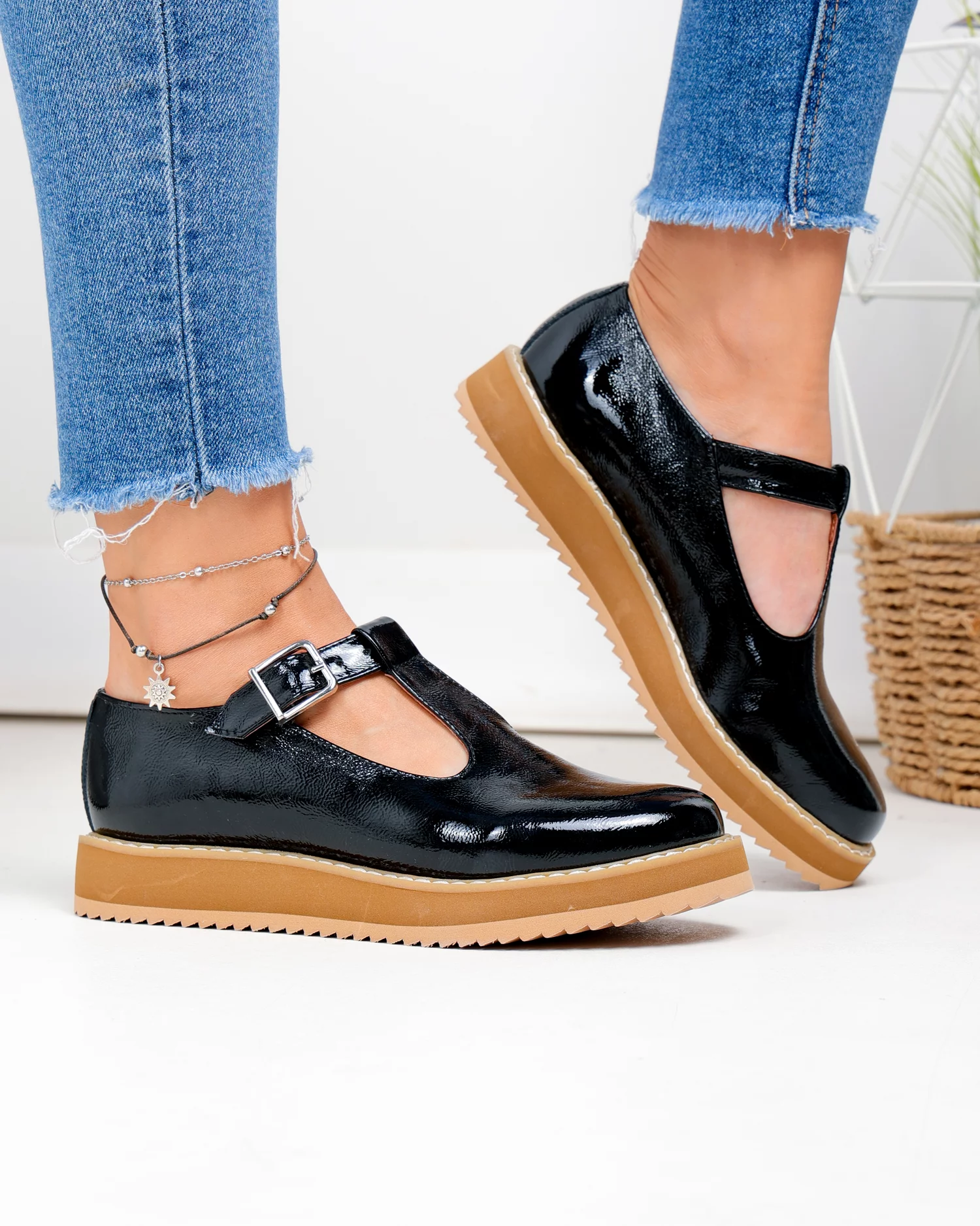 pantofi-casual-dama-piele-naturala-lacuita-negri-captusiti-wiz0126-102112-2.webp