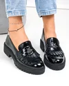 Pantofi casual dama piele naturala lacuita negri cu franjuri si accesoriu metalic PC855 3