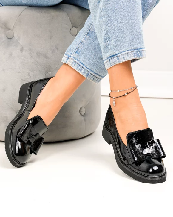 Pantofi casual dama piele naturala lacuita negri cu fundita si inchidere slip-on PC810