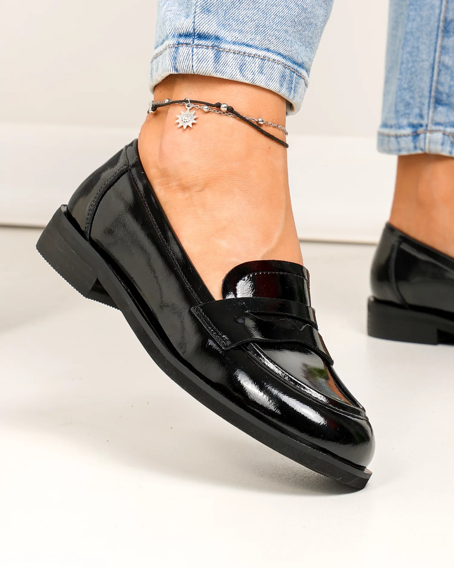 pantofi-casual-dama-piele-naturala-lacuita-negri-cu-inchidere-slip-on-tn6502-86560-2.webp