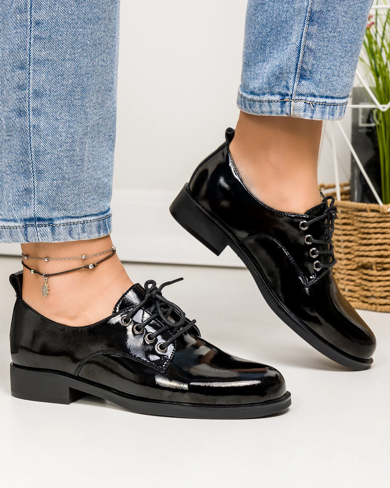 pantofi-casual-dama-piele-naturala-lacuita-negri-cu-varf-rotund-tn6406-68224-2.webp