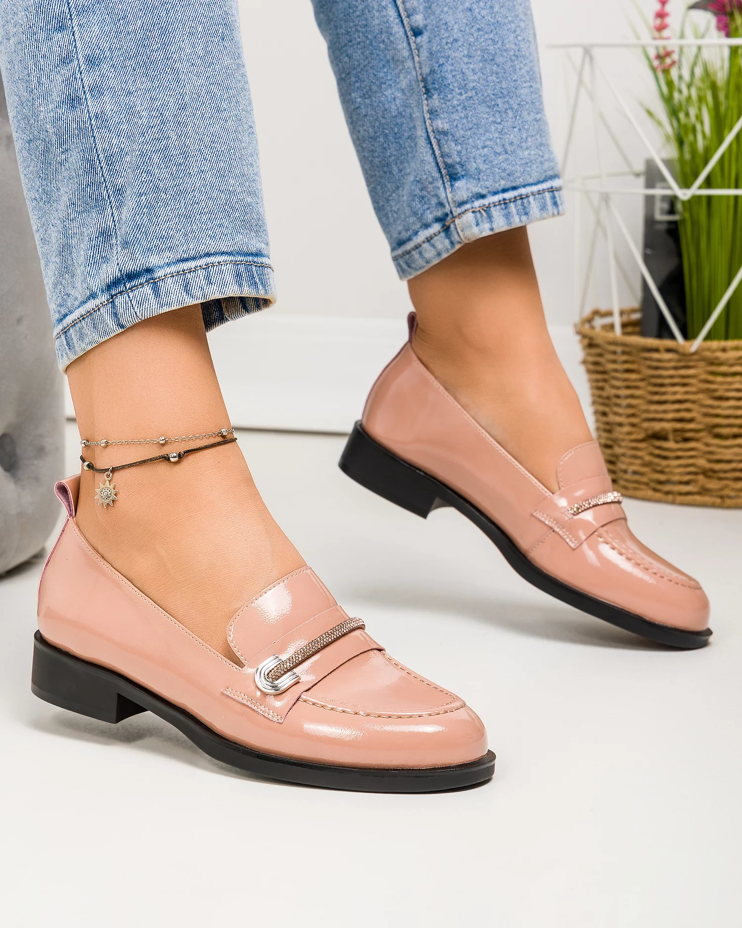 pantofi-casual-dama-piele-naturala-lacuita-roz-cu-inchidere-slip-on-si-accesoriu-tn6407-2-68239-2.webp