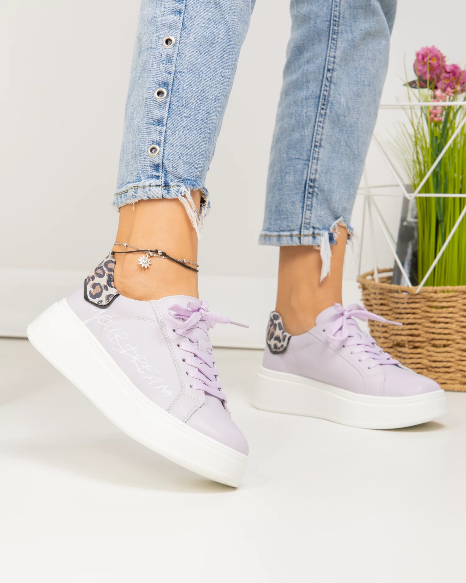 pantofi-casual-dama-piele-naturala-lila-cu-inscriptie-pe-lateral-si-inchidere-sireturi-f001-832-87712-2.webp