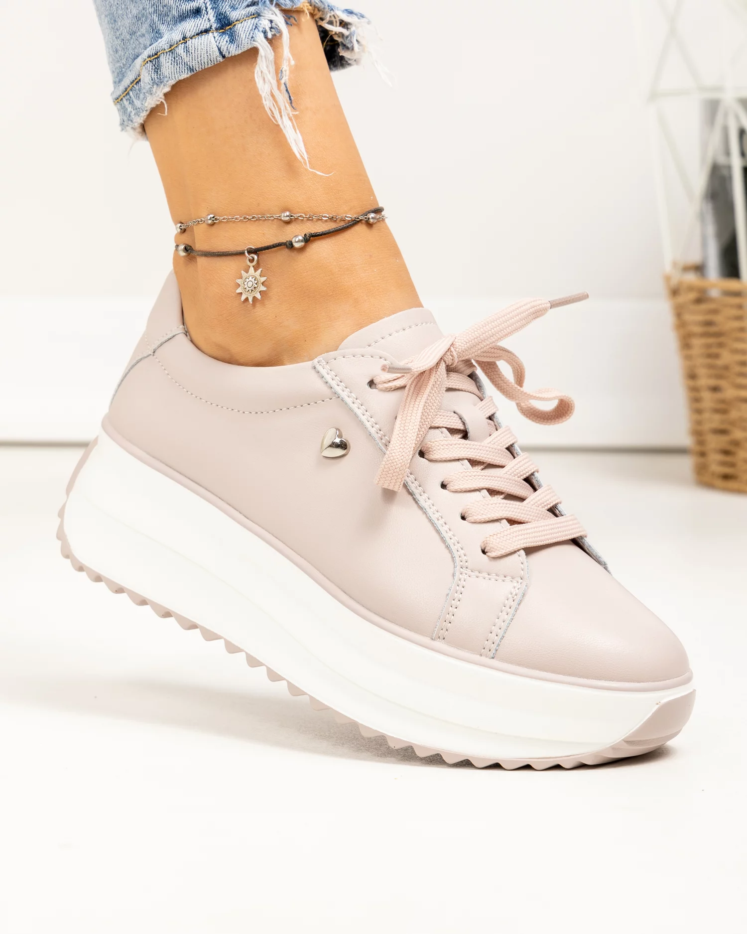pantofi-casual-dama-piele-naturala-lila-cu-talpa-alba-si-inimioara-metalica-f001-775-85117-2.webp