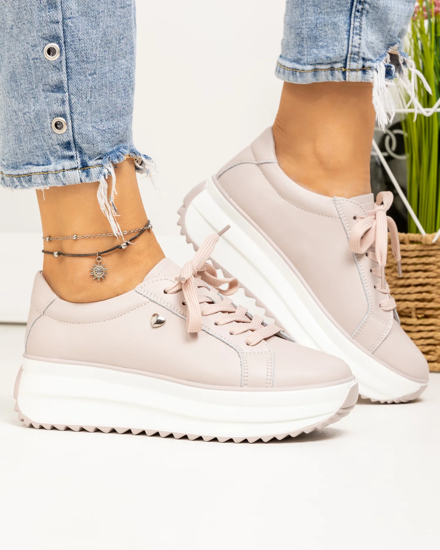 pantofi-casual-dama-piele-naturala-lila-cu-talpa-alba-si-inimioara-metalica-f001-775-85123-2.webp