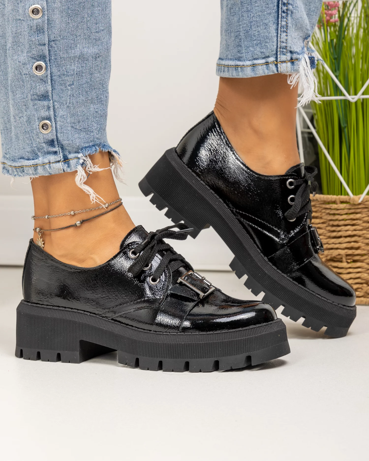 pantofi-casual-dama-piele-naturala-lucioasa-negri-cu-catarama-decorativa-pc820-81175-2.webp