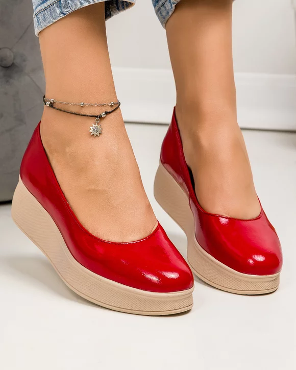 Pantofi casual dama piele naturala lucioasa rosii cu inchidere slip-on PC150