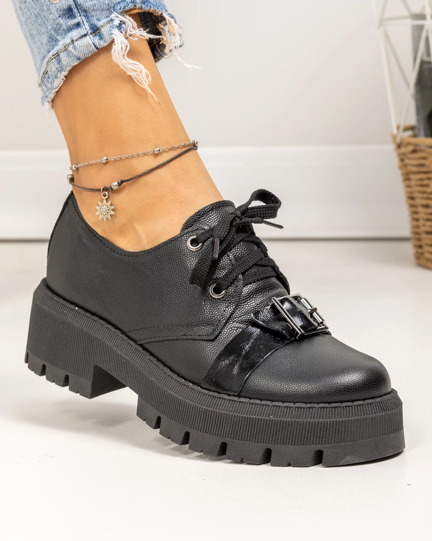 pantofi-casual-dama-piele-naturala-negri-cu-accesoriu-piele-lucioasa-pc820-81199-2.webp