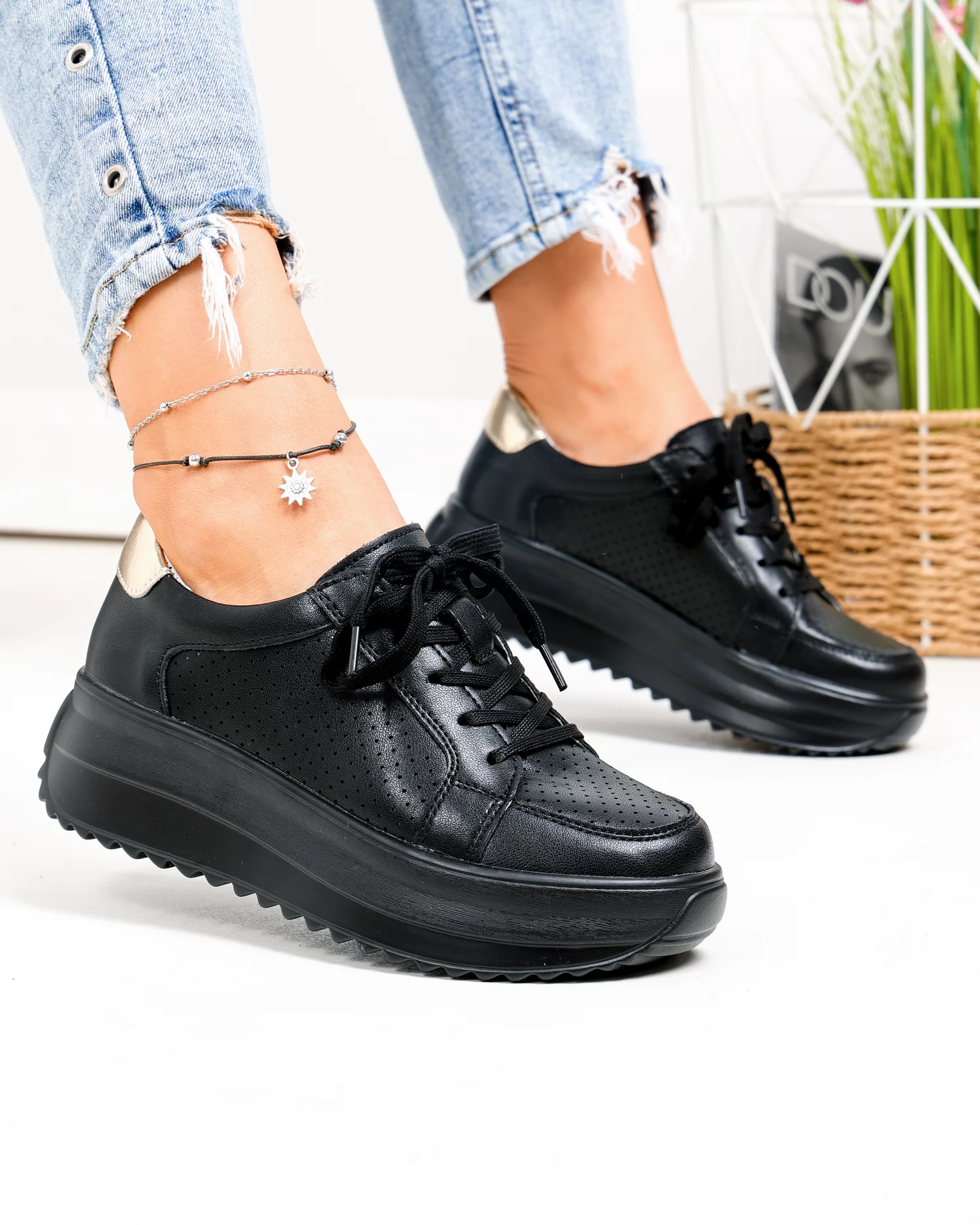 pantofi-casual-dama-piele-naturala-negri-cu-auriu-t-2008-99919-2.webp
