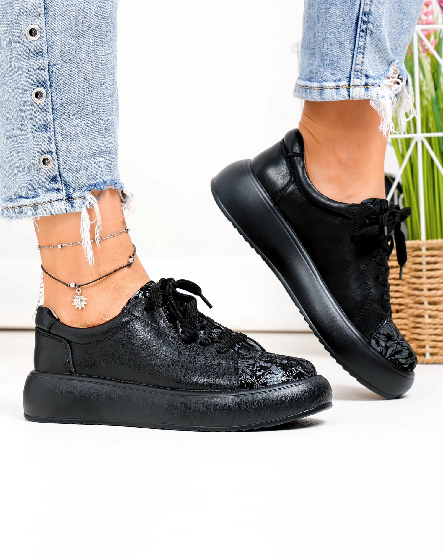 pantofi-casual-dama-piele-naturala-negri-cu-imprimeu-si-inchidere-sireturi-t-2006-100087-2.webp