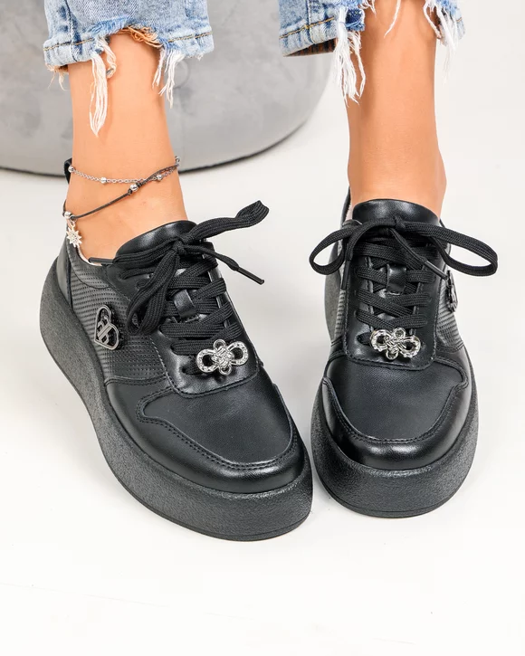 Pantofi casual dama piele naturala negri cu inchidere sireturi si aplicatii F002-452
