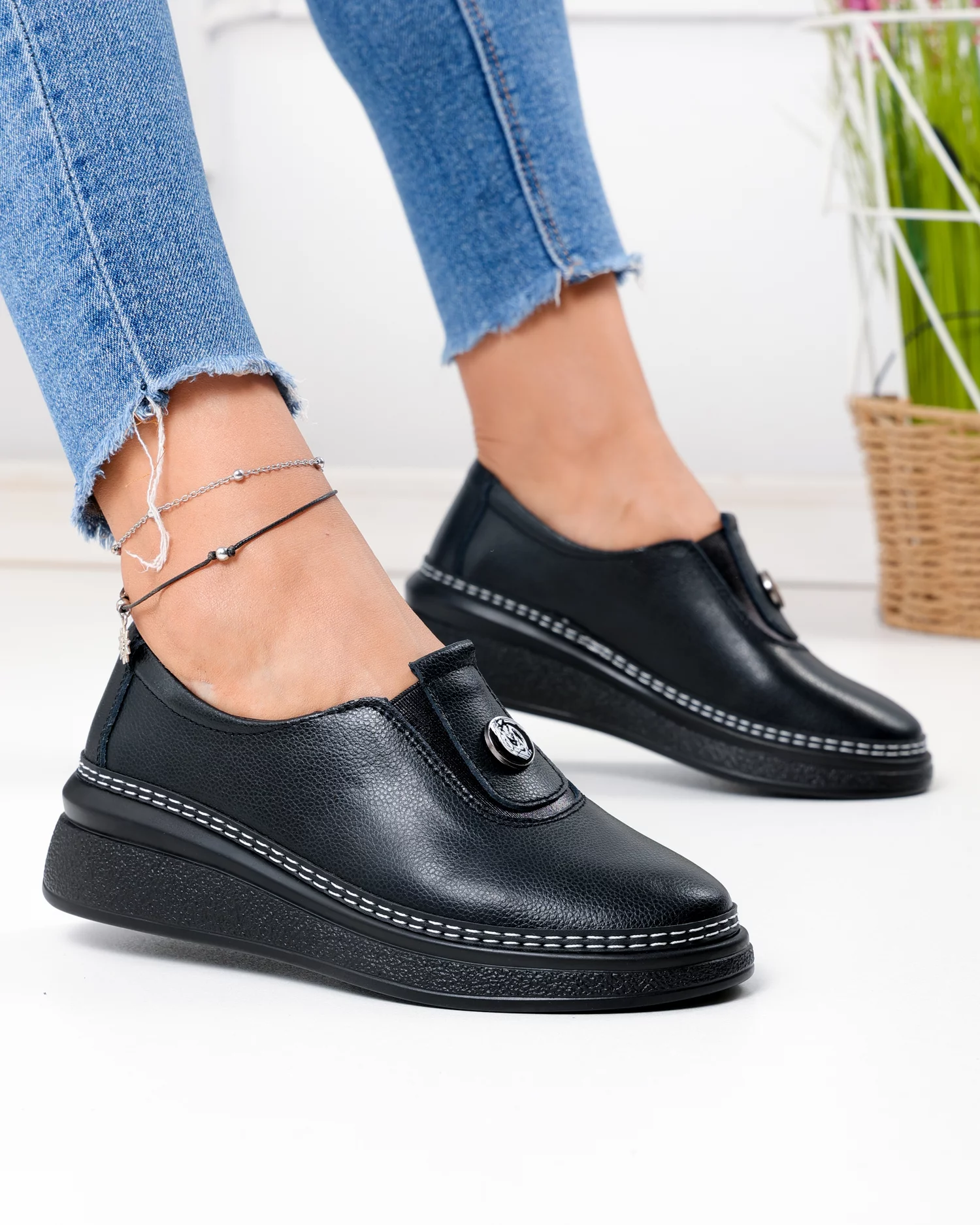 pantofi-casual-dama-piele-naturala-negri-cu-inchidere-slip-on-jy6709-103879-2.webp