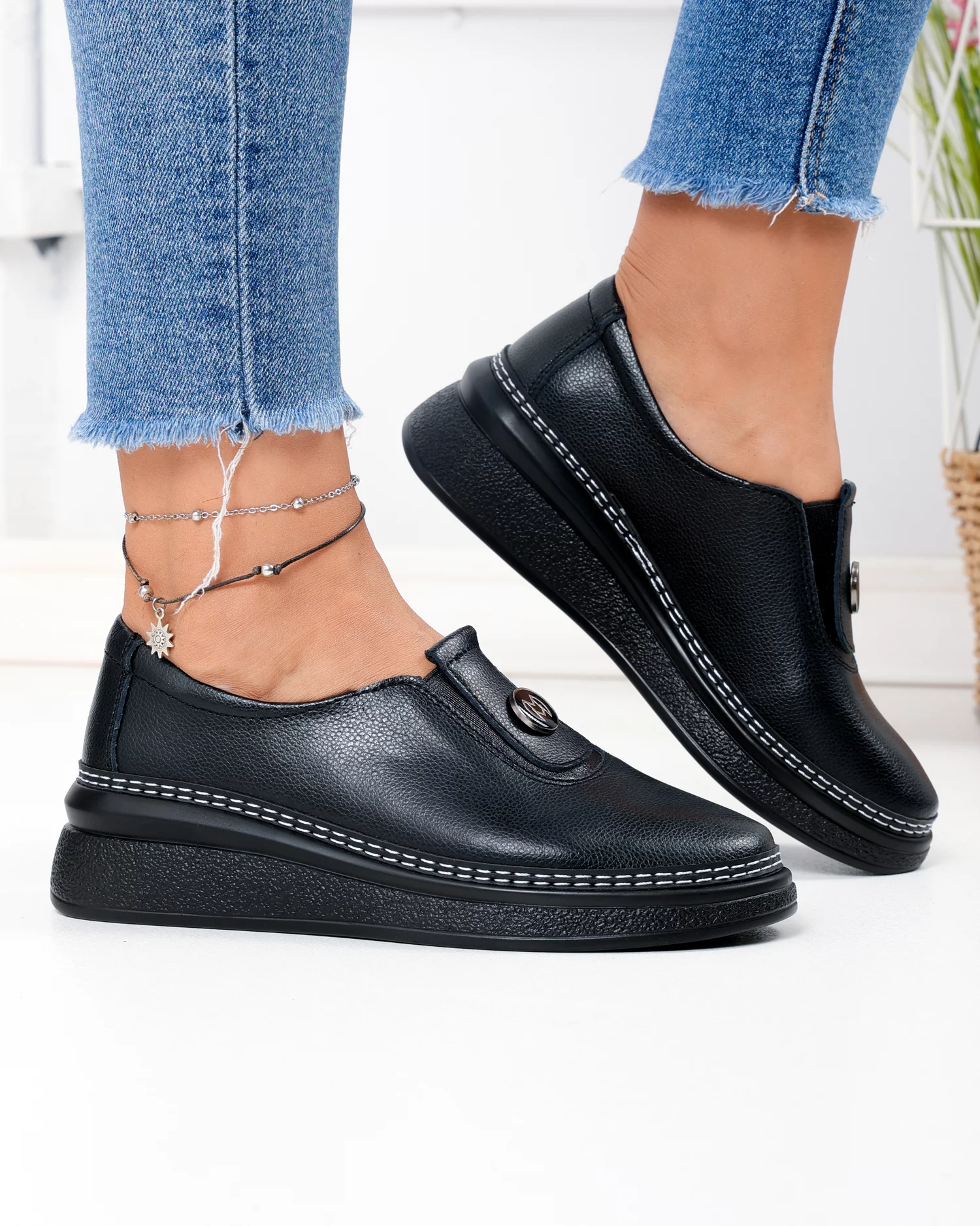 pantofi-casual-dama-piele-naturala-negri-cu-inchidere-slip-on-jy6709-103888-2.webp