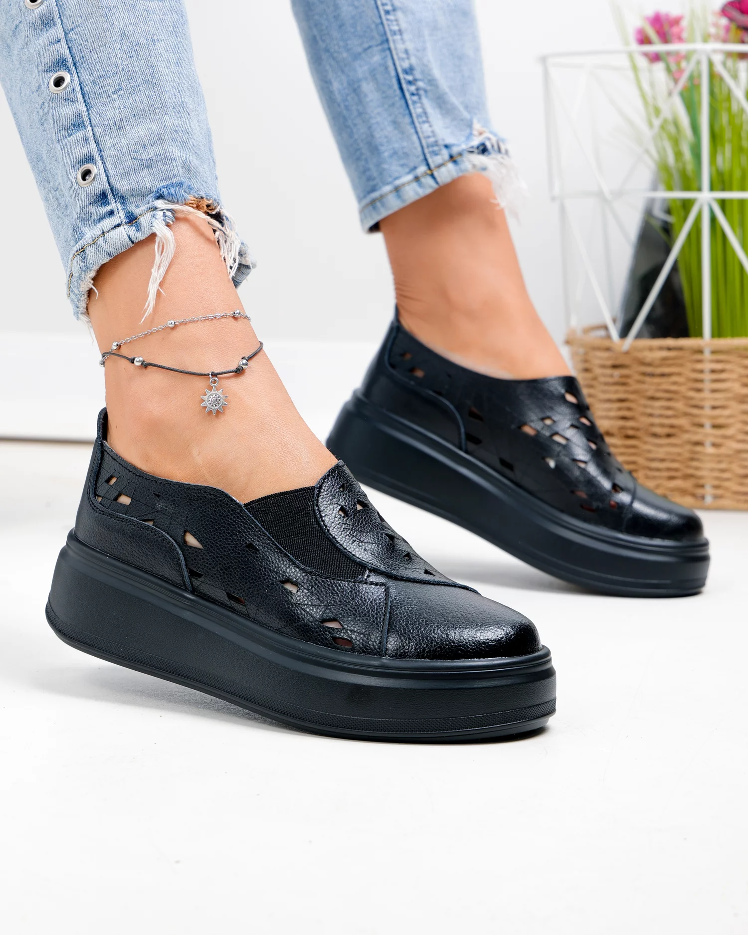 pantofi-casual-dama-piele-naturala-negri-cu-inchidere-slip-on-t-2801-100771-2.webp