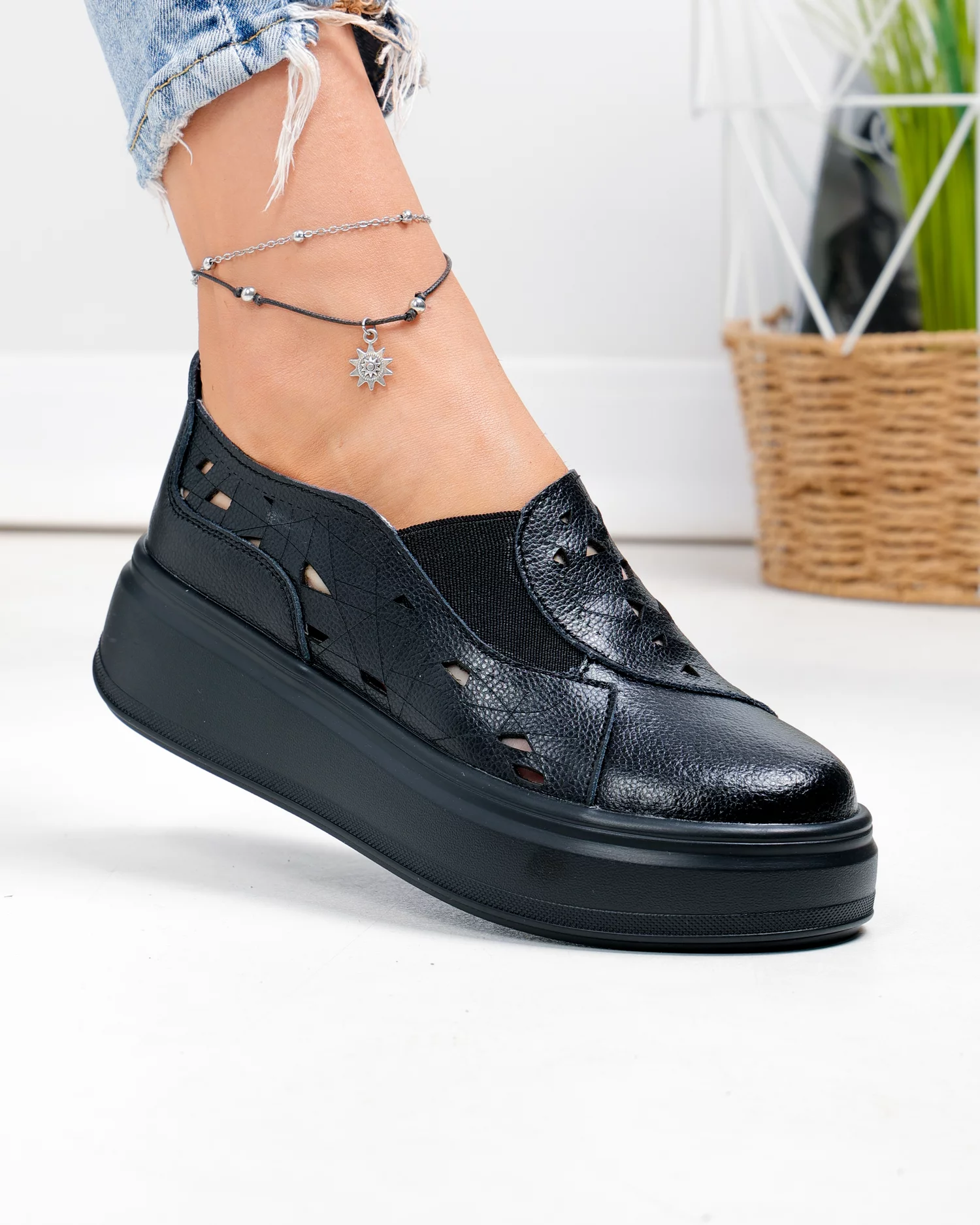 pantofi-casual-dama-piele-naturala-negri-cu-inchidere-slip-on-t-2801-100774-2.webp