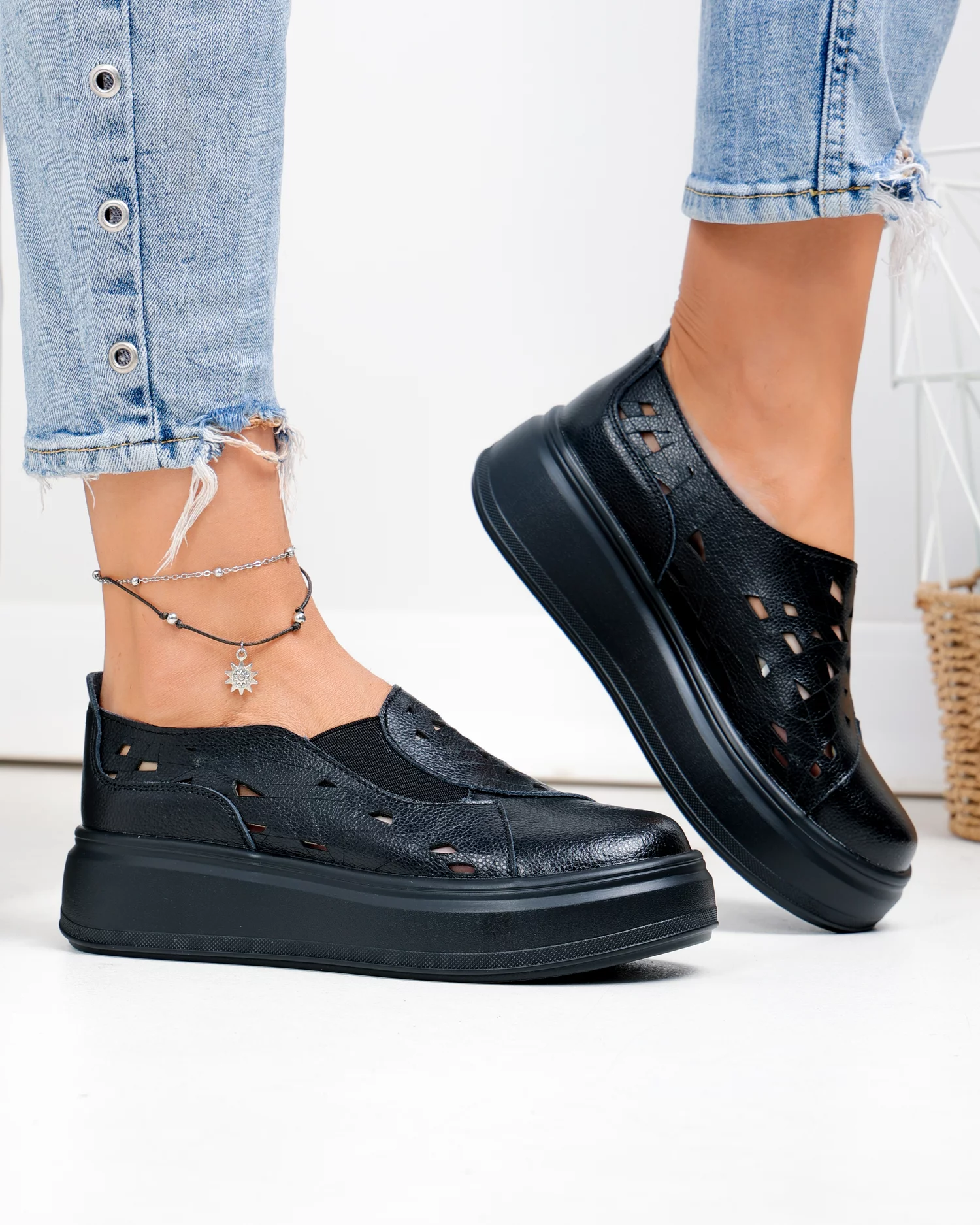 pantofi-casual-dama-piele-naturala-negri-cu-inchidere-slip-on-t-2801-100780-2.webp