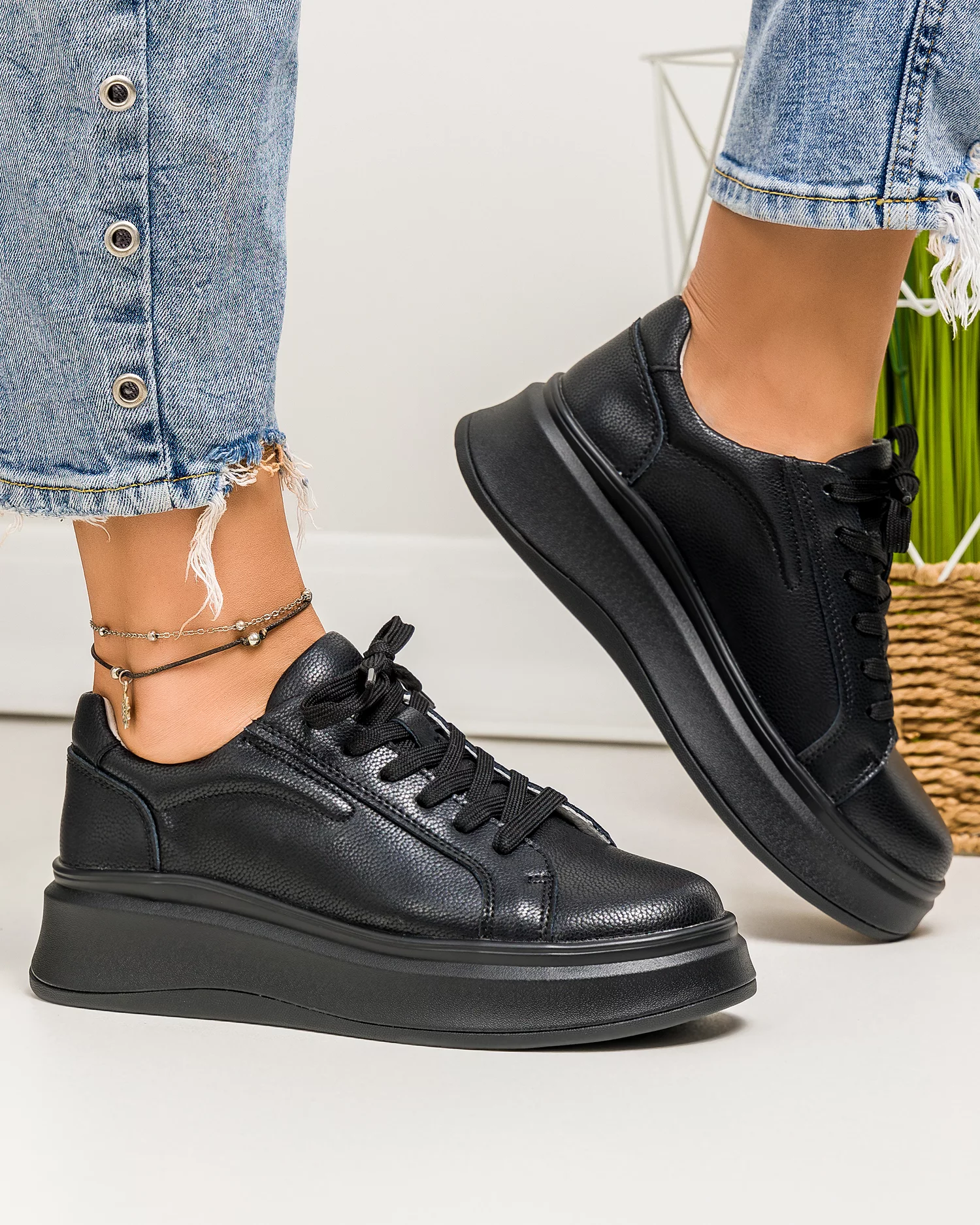 pantofi-casual-dama-piele-naturala-negri-cu-talpa-inalta-si-inchidere-sireturi-f002-286-80050-2.webp