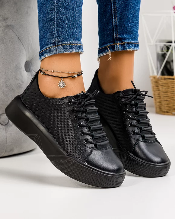 Pantofi casual dama piele naturala negri cu talpa neagra si inchidere sireturi T-16