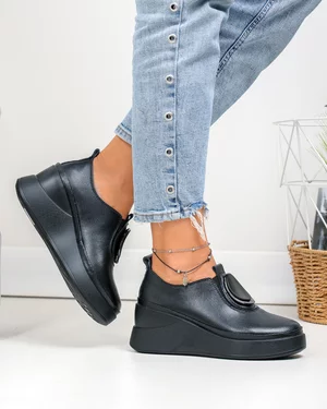 Pantofi casual dama piele naturala negri cu talpa tip platforma si inchidere slip-on T6050