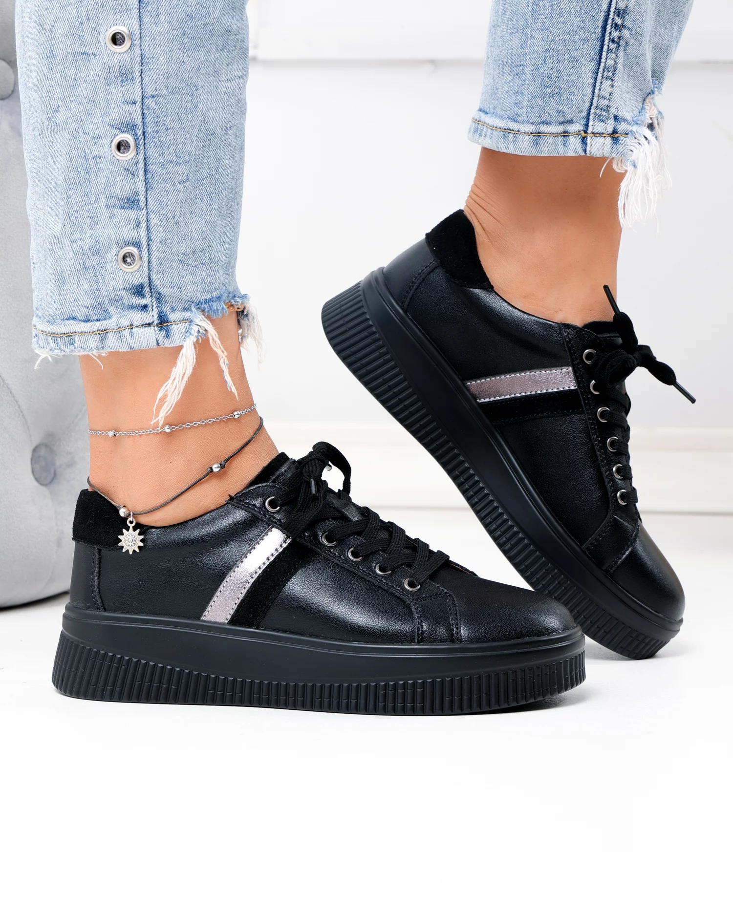 pantofi-casual-dama-piele-naturala-negri-cu-varf-rotund-si-inchidere-sireturi-f001-971-103552-2.webp