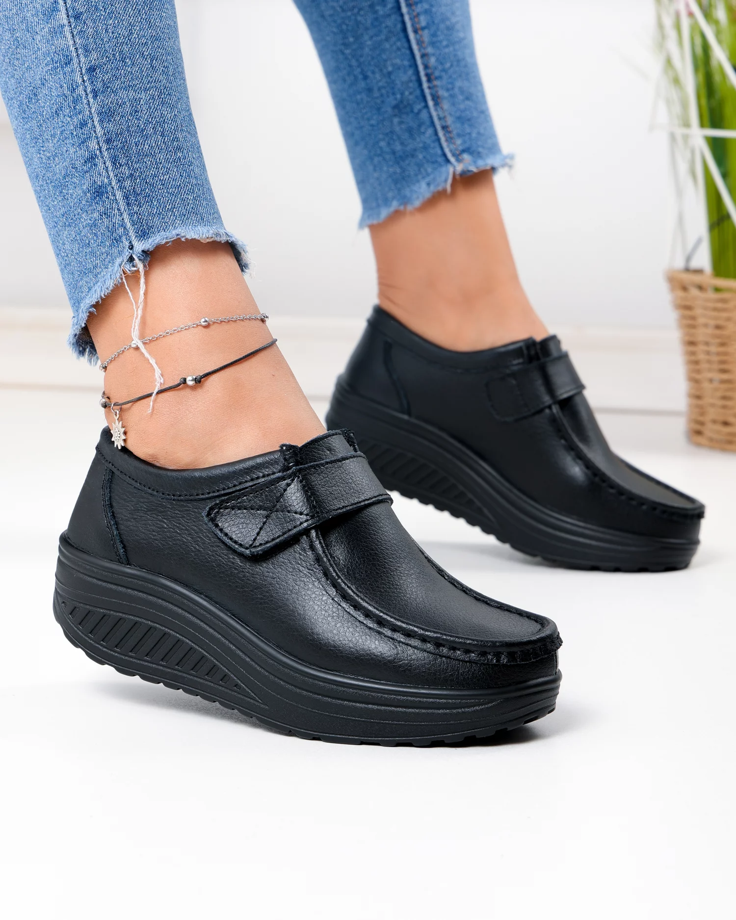 pantofi-casual-dama-piele-naturala-negri-cu-varf-rotund-si-talpa-groasa-pl-58-103735-2.webp