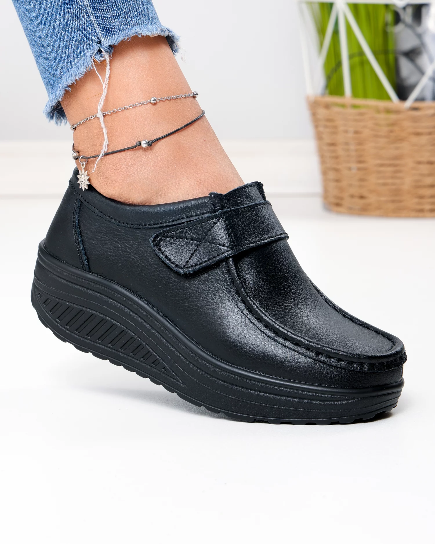 pantofi-casual-dama-piele-naturala-negri-cu-varf-rotund-si-talpa-groasa-pl-58-103738-2.webp