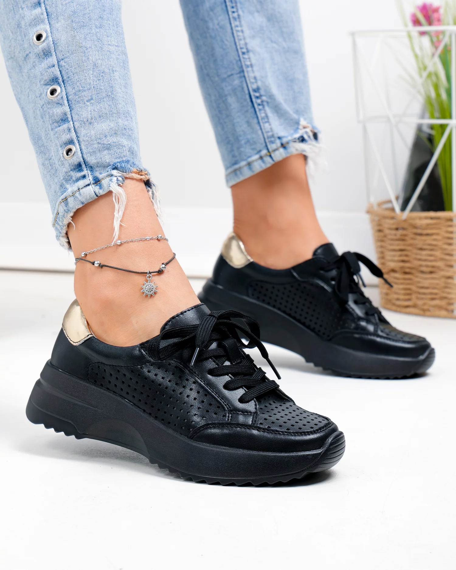 pantofi-casual-dama-piele-naturala-negri-perforati-cu-inchidere-sireturi-t-2820-100891-2.webp