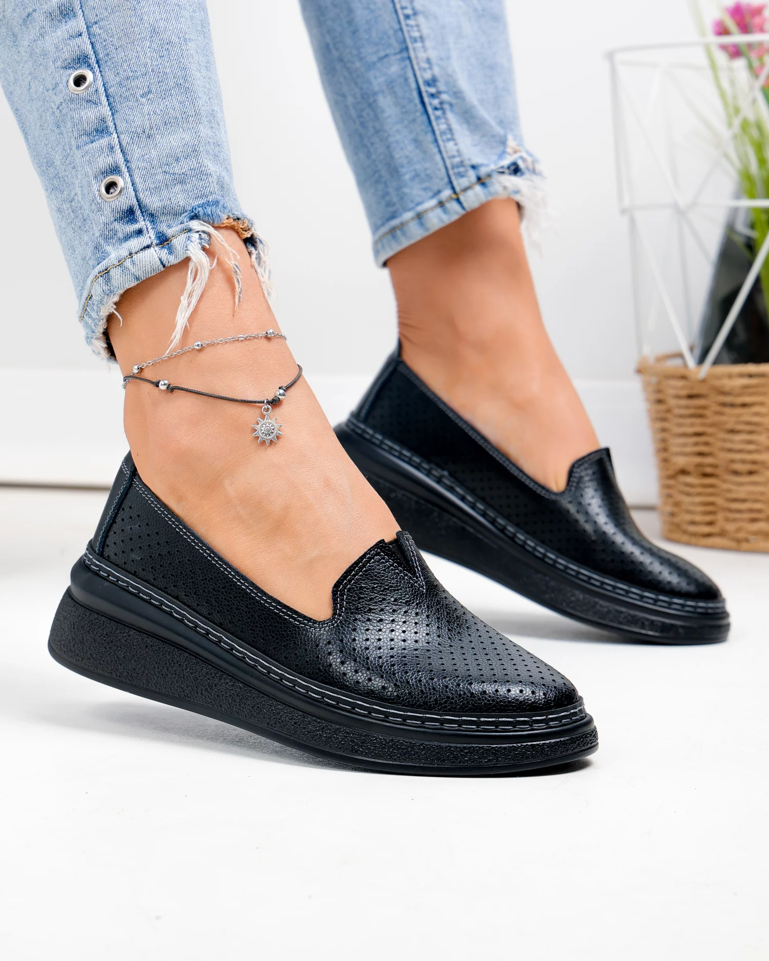 pantofi-casual-dama-piele-naturala-negri-perforati-cu-talpa-flexibila-jy6701-100879-2.webp
