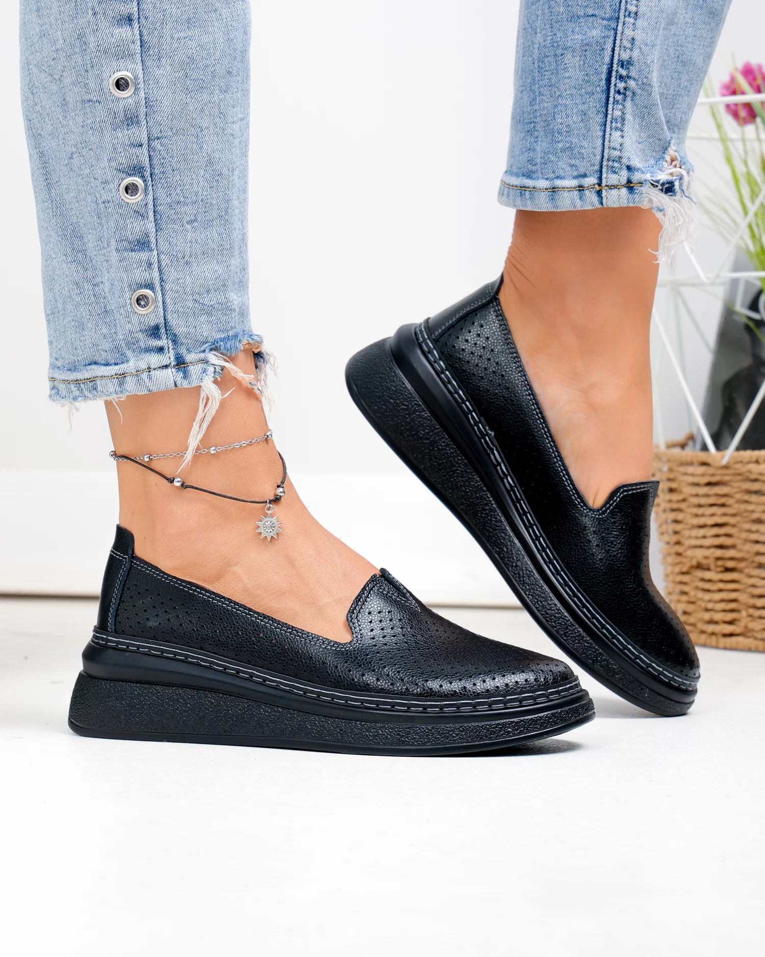pantofi-casual-dama-piele-naturala-negri-perforati-cu-talpa-flexibila-jy6701-100888-2.webp