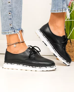 Pantofi casual dama piele naturala negri perforati partial cu imprimeu sarpe JY3930