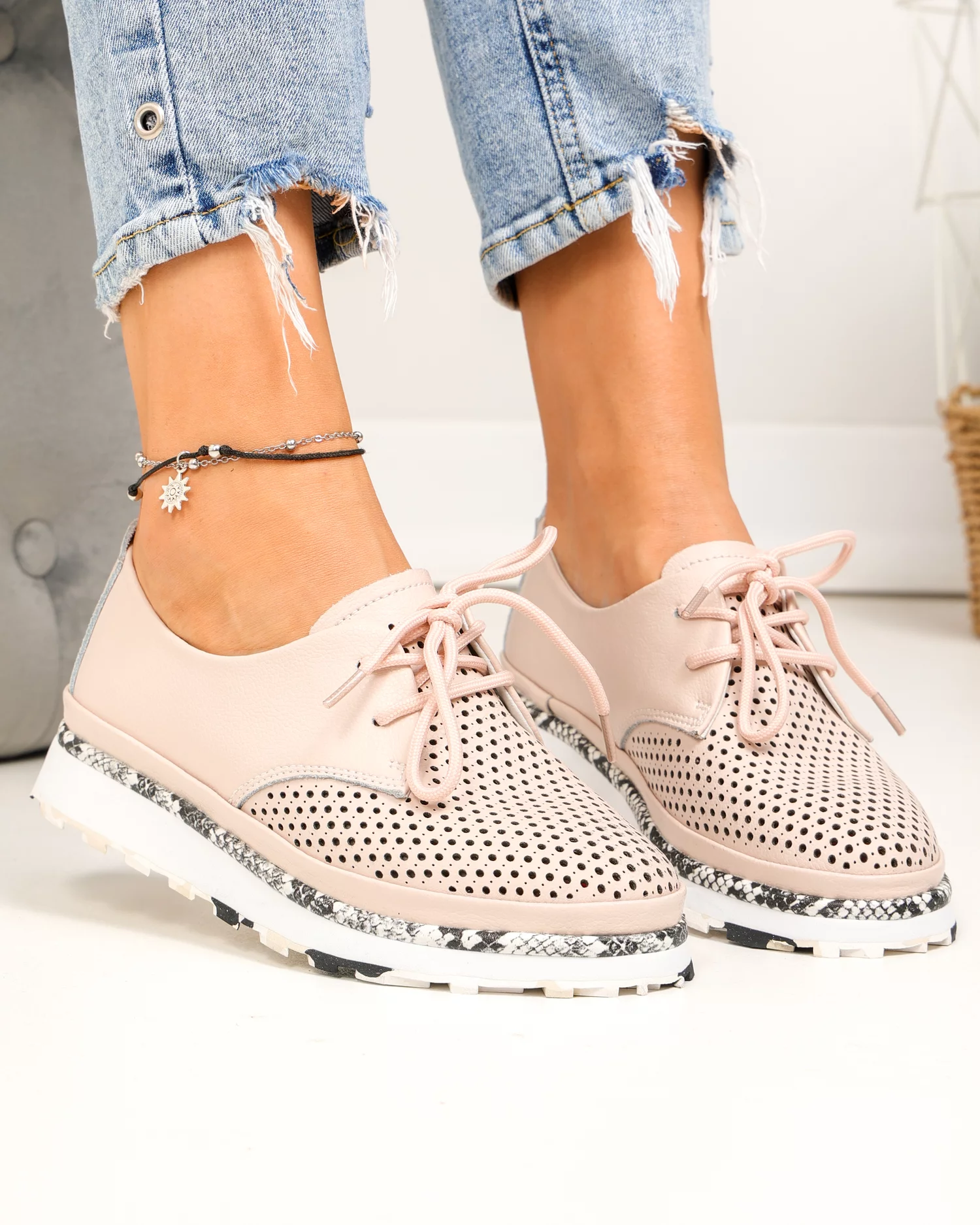 pantofi-casual-dama-piele-naturala-roz-cu-imprimeu-sarpe-si-inchidere-sireturi-jy3930-86749-2.webp