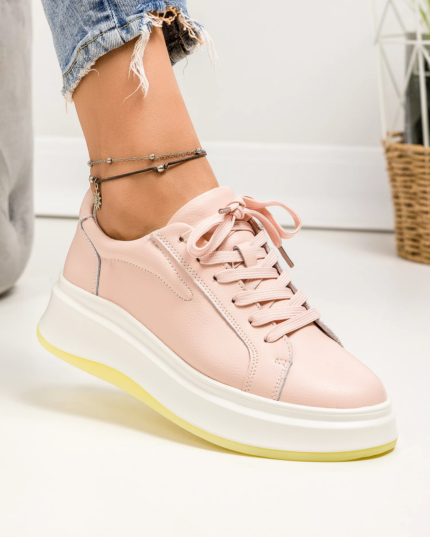 pantofi-casual-dama-piele-naturala-roz-cu-inchidere-sireturi-si-varf-rotund-f002-286-80029-2.webp