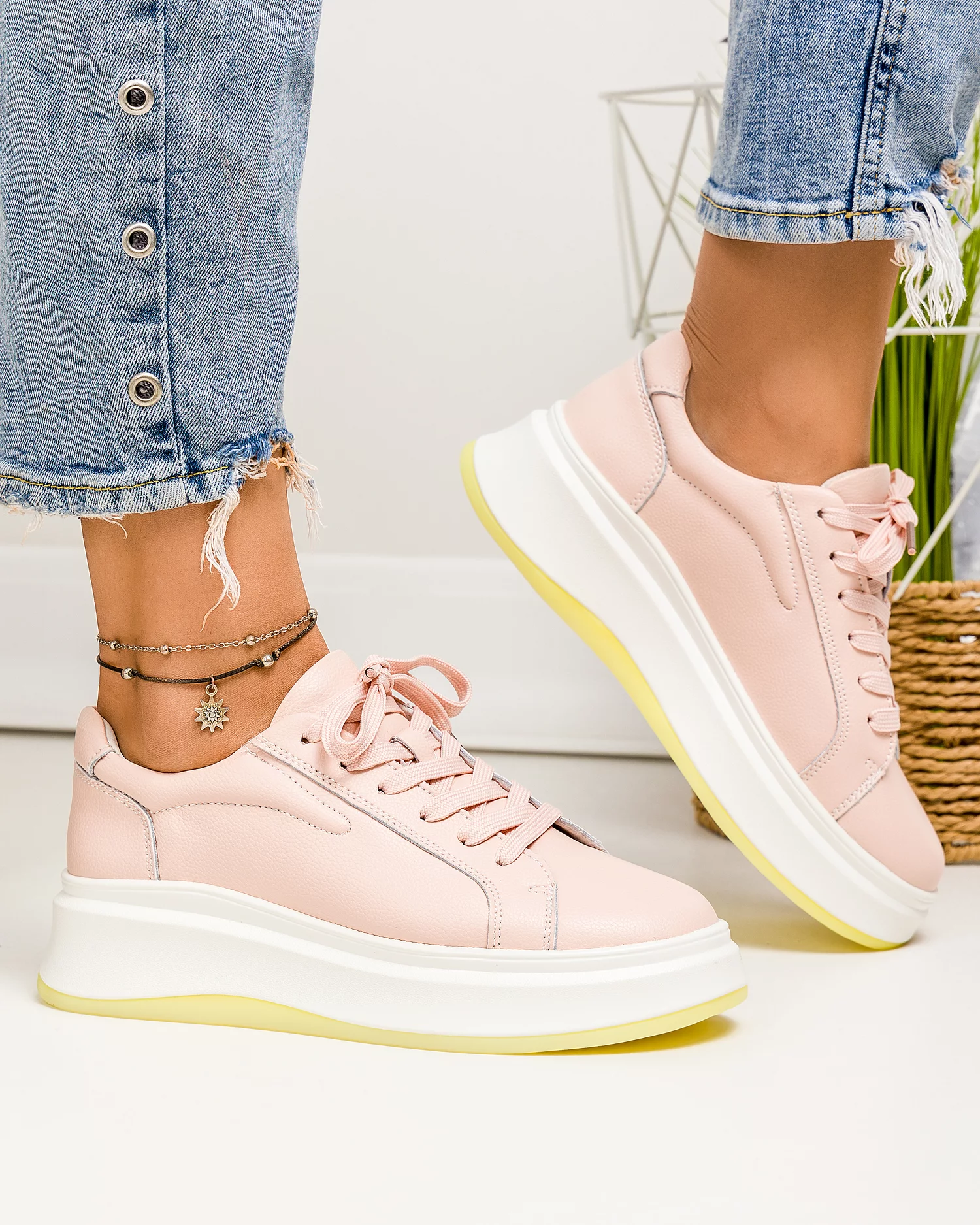 pantofi-casual-dama-piele-naturala-roz-cu-inchidere-sireturi-si-varf-rotund-f002-286-80035-2.webp