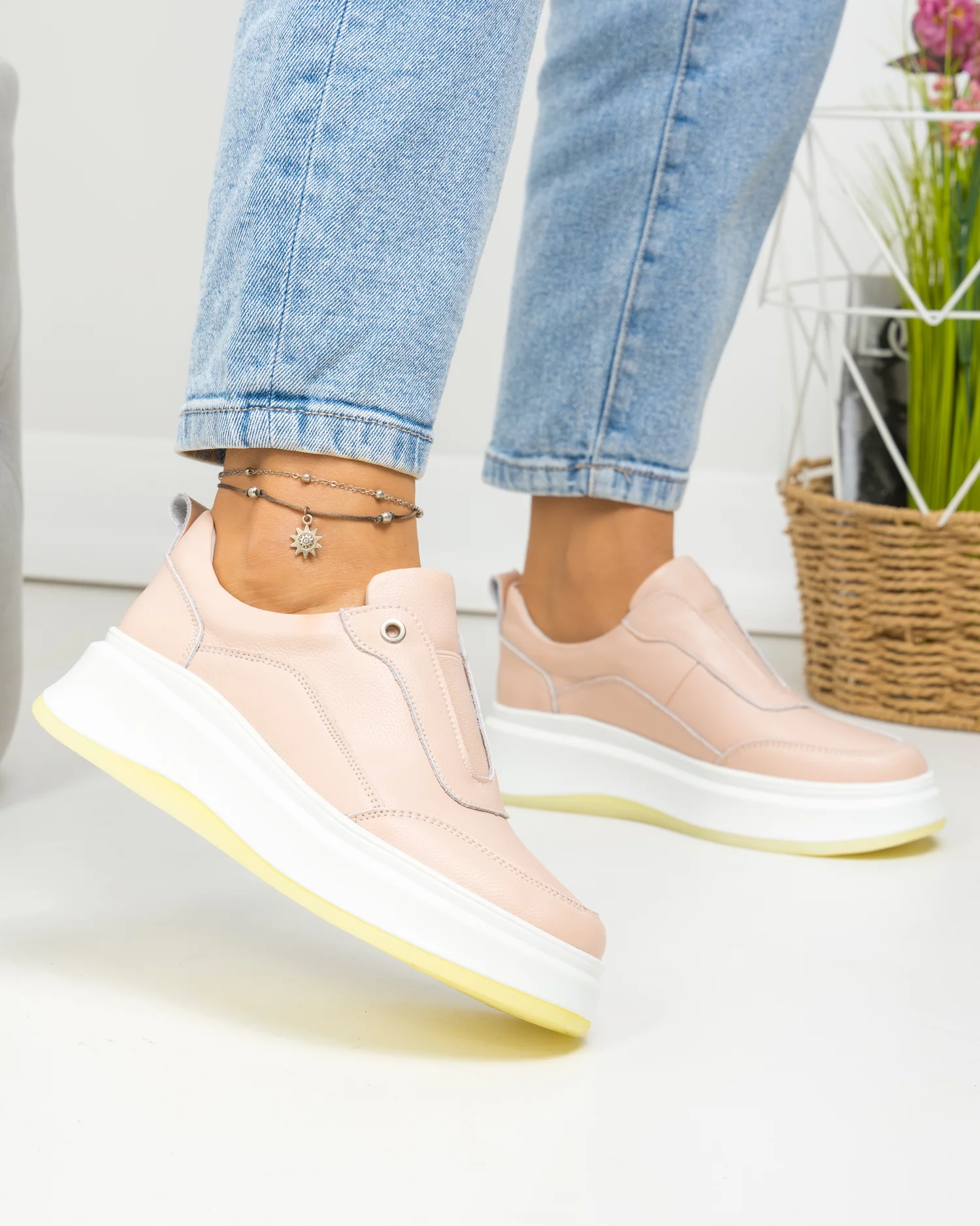 pantofi-casual-dama-piele-naturala-roz-cu-insertie-elastica-f002-293-84034-2.webp