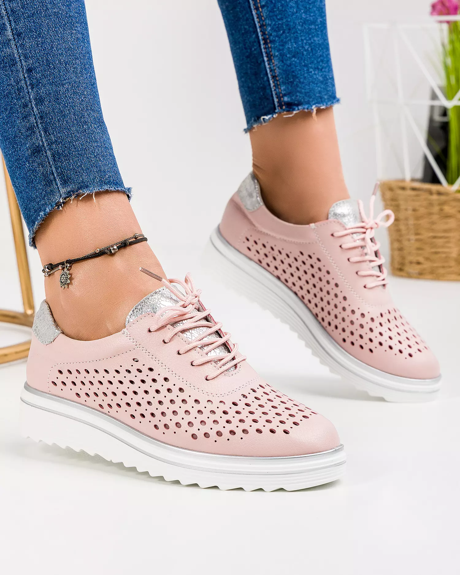 pantofi-casual-dama-piele-naturala-roz-cu-perforatii-si-inchidere-sireturi-t-3054-49588-2.webp