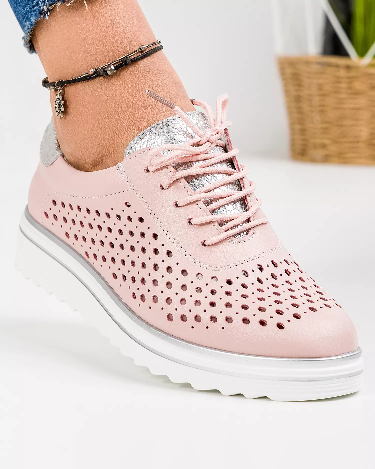 pantofi-casual-dama-piele-naturala-roz-cu-perforatii-si-inchidere-sireturi-t-3054-49729-2.webp